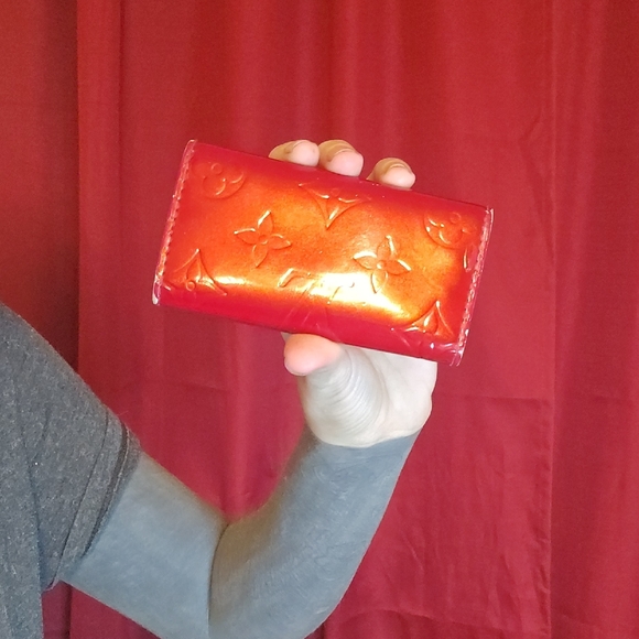 Louis Vuitton Shiny Monogram Red Key Holder Wallet - Picture 2 of 8